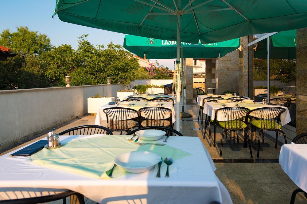 Downtown Private Rooms Mandic Supetar Exterior photo