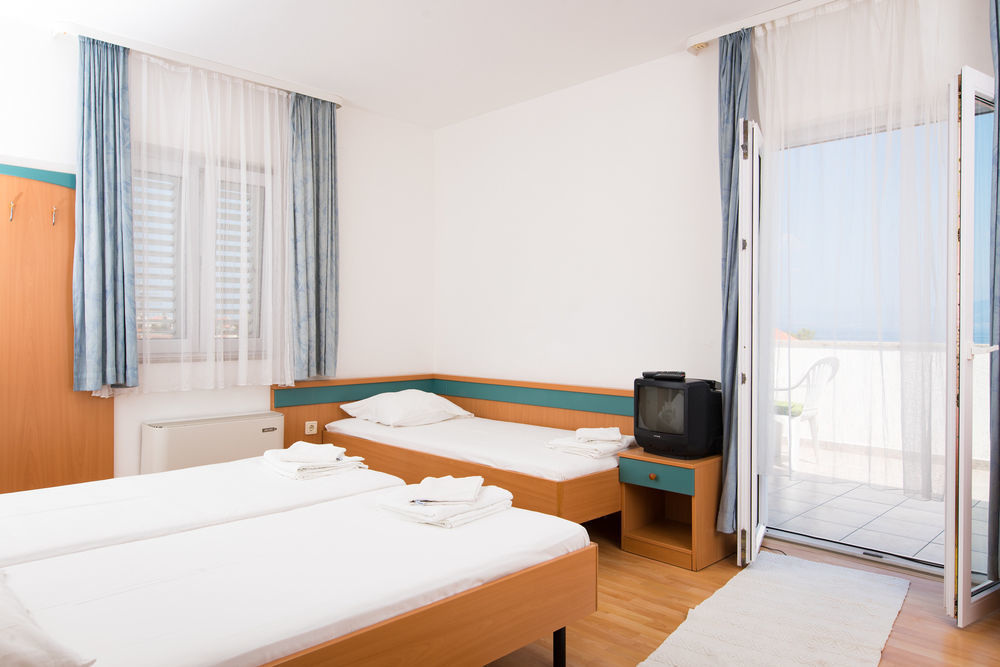Downtown Private Rooms Mandic Supetar Exterior photo