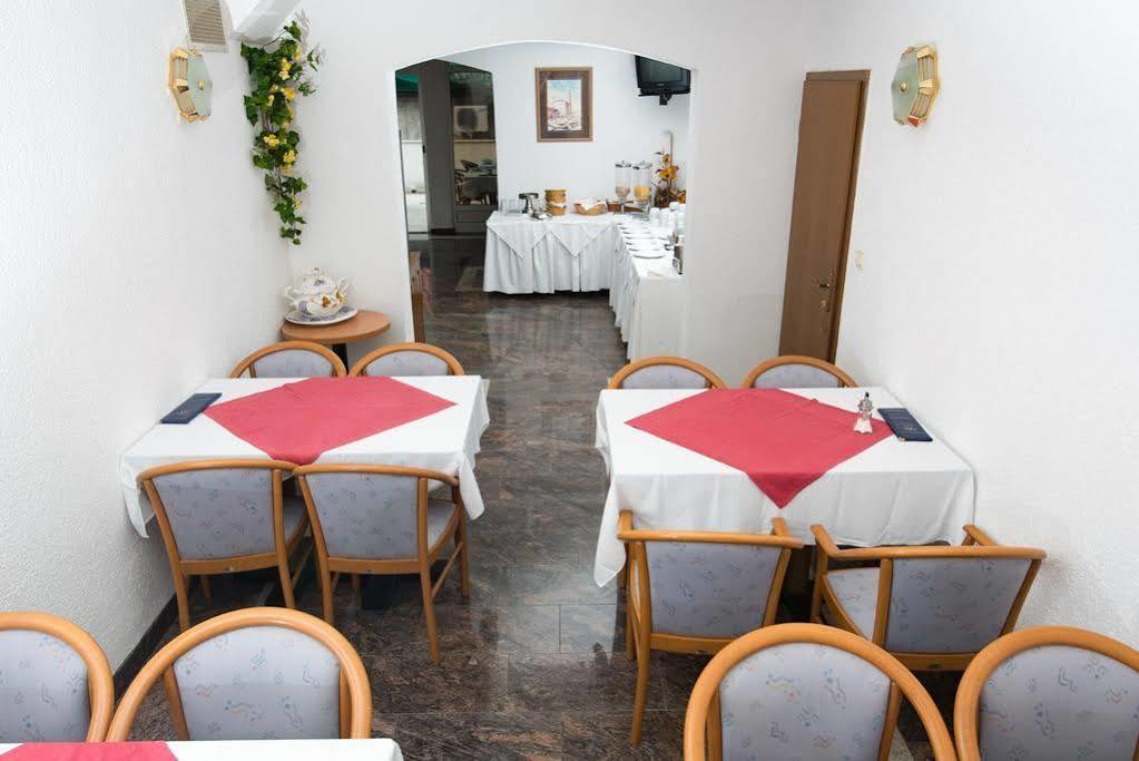 Downtown Private Rooms Mandic Supetar Exterior photo