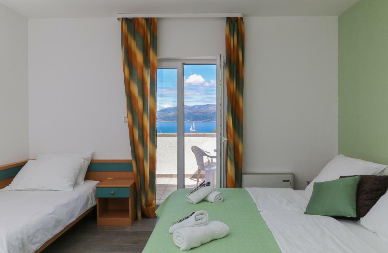 Downtown Private Rooms Mandic Supetar Exterior photo