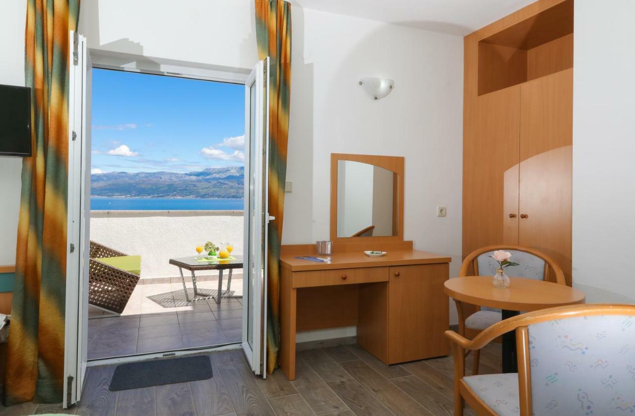 Downtown Private Rooms Mandic Supetar Exterior photo