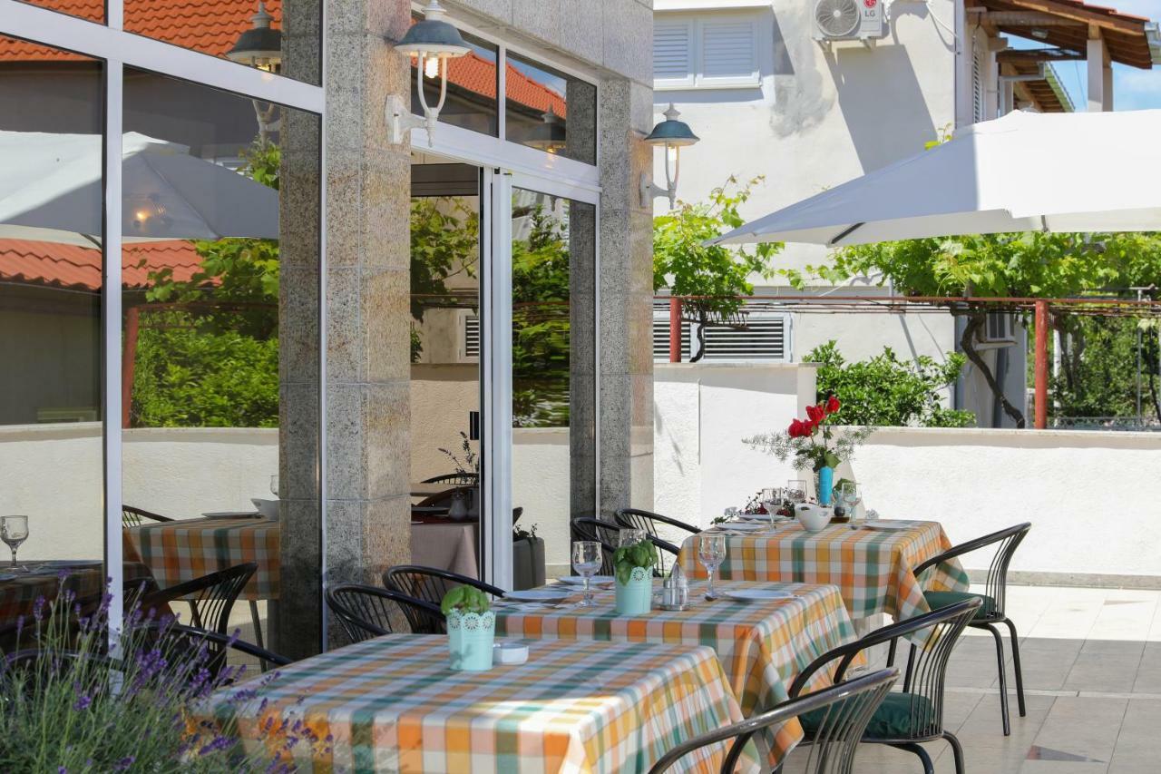 Downtown Private Rooms Mandic Supetar Exterior photo